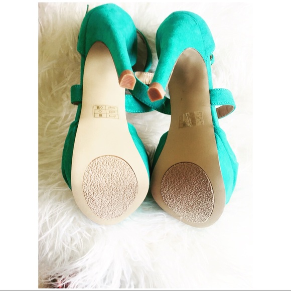 BRAND NEW!!JUST FAB CRISS CROSS SCRAPPY HIGH HEELS - Picture 2 of 8